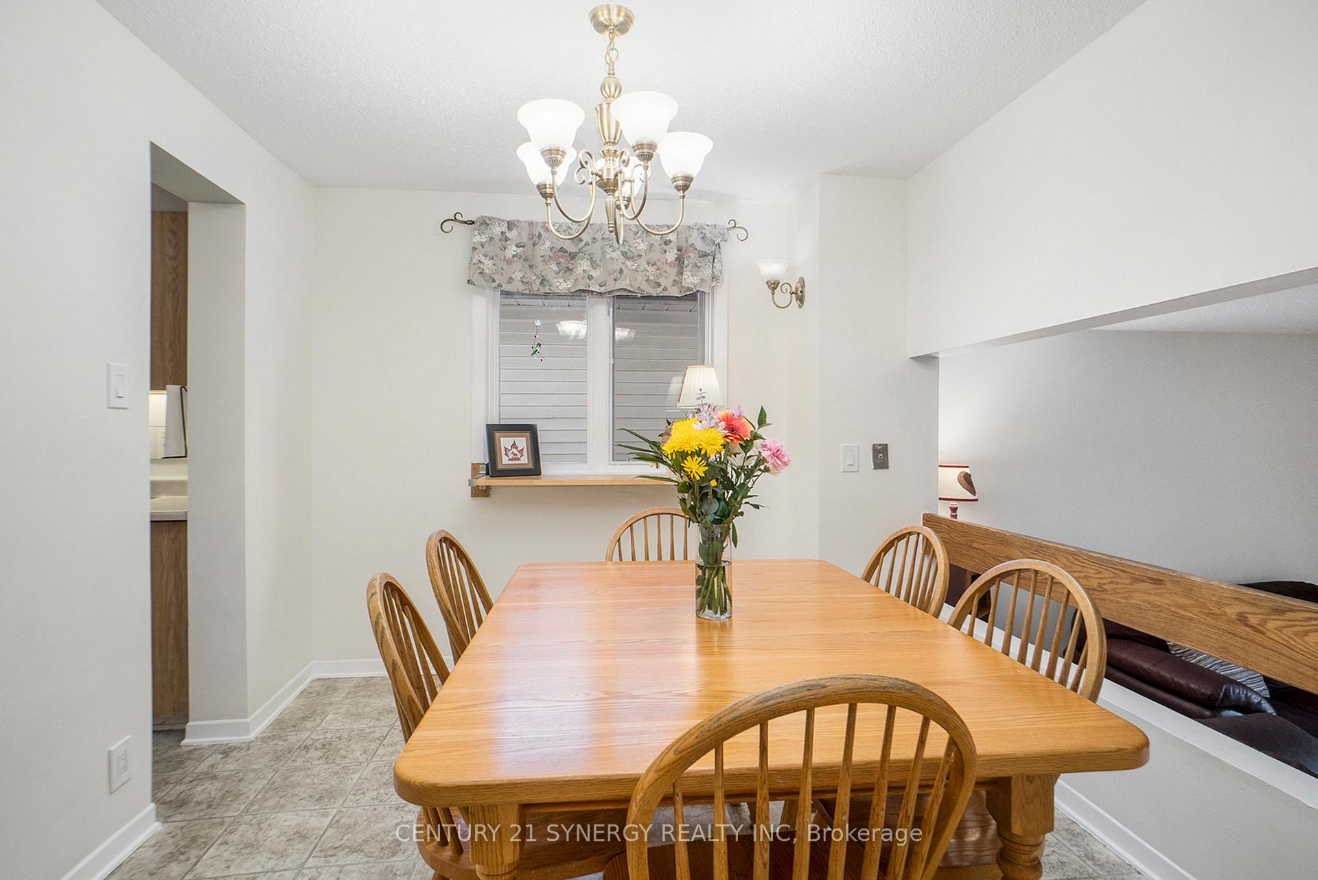 Photo 7 of 282 Wayside Court, Ottawa, Queenswood Heights South — HOMEH