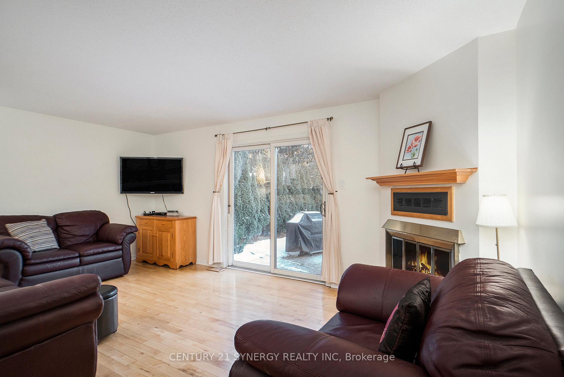 Photo 10 of 282 Wayside Court, Ottawa, Queenswood Heights South — HOMEH