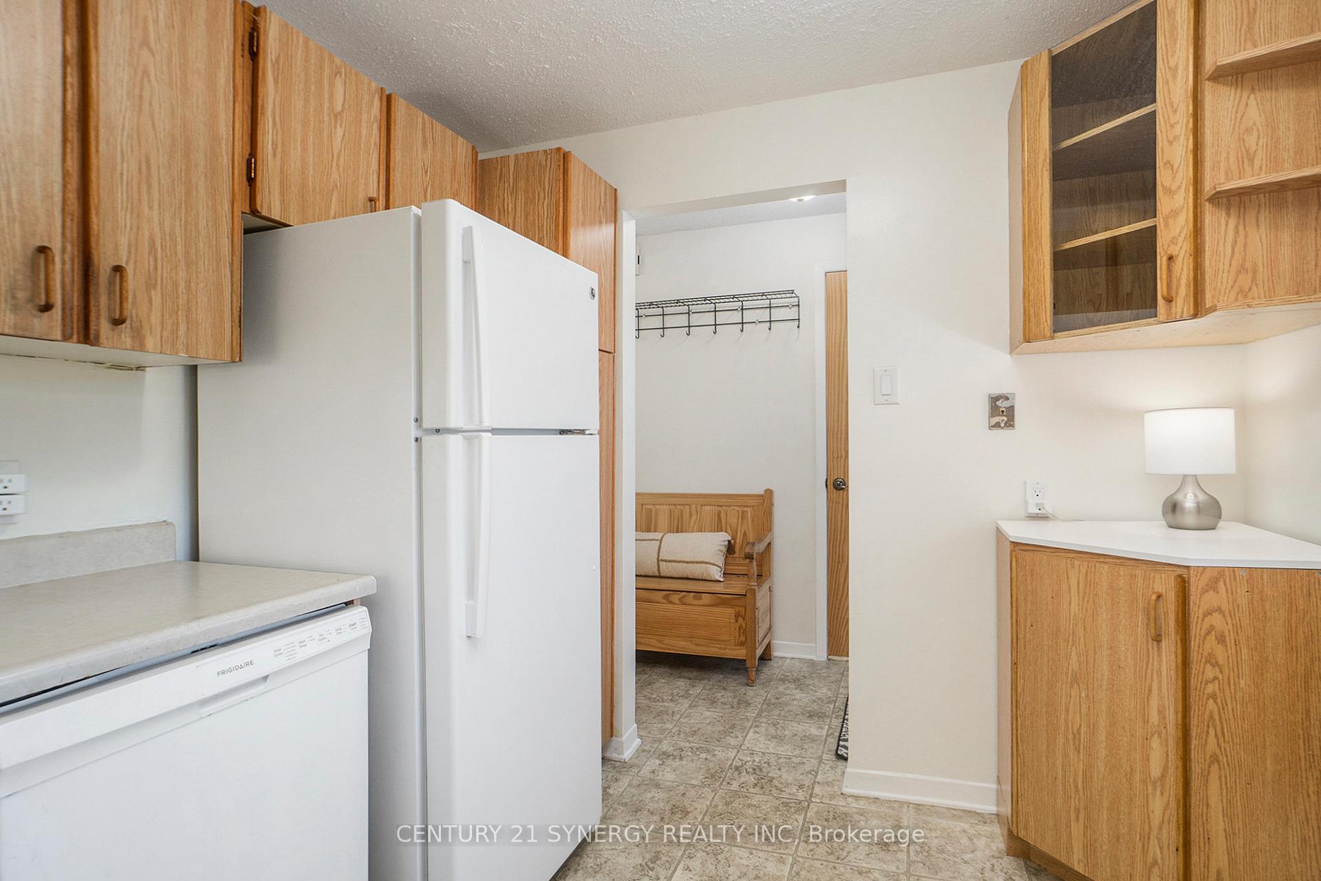 Photo 17 of 282 Wayside Court, Ottawa, Queenswood Heights South — HOMEH