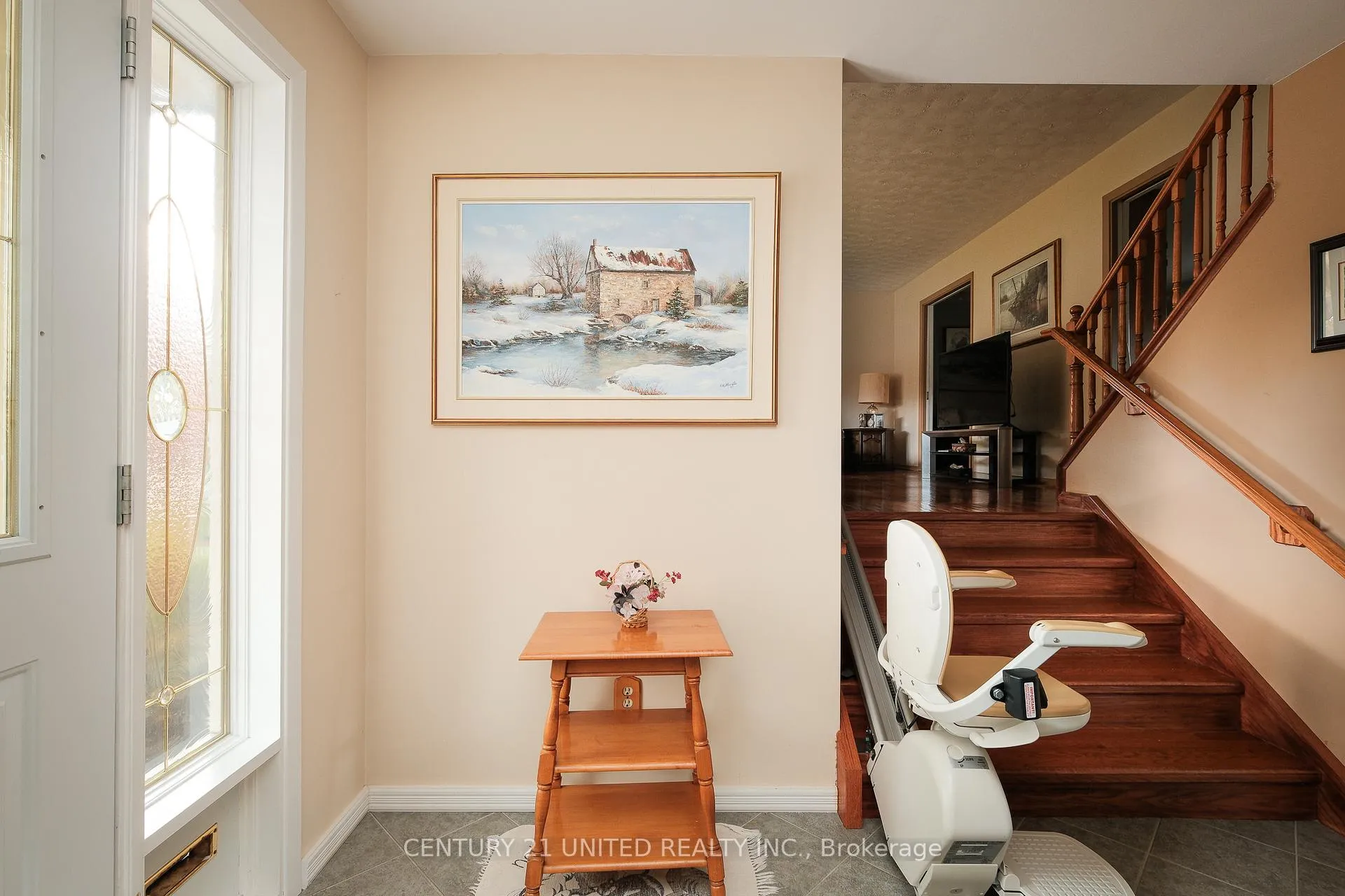 Photo 3 of 788 Cumberland Avenue, Peterborough, Northcrest Ward 5 — HOMEH
