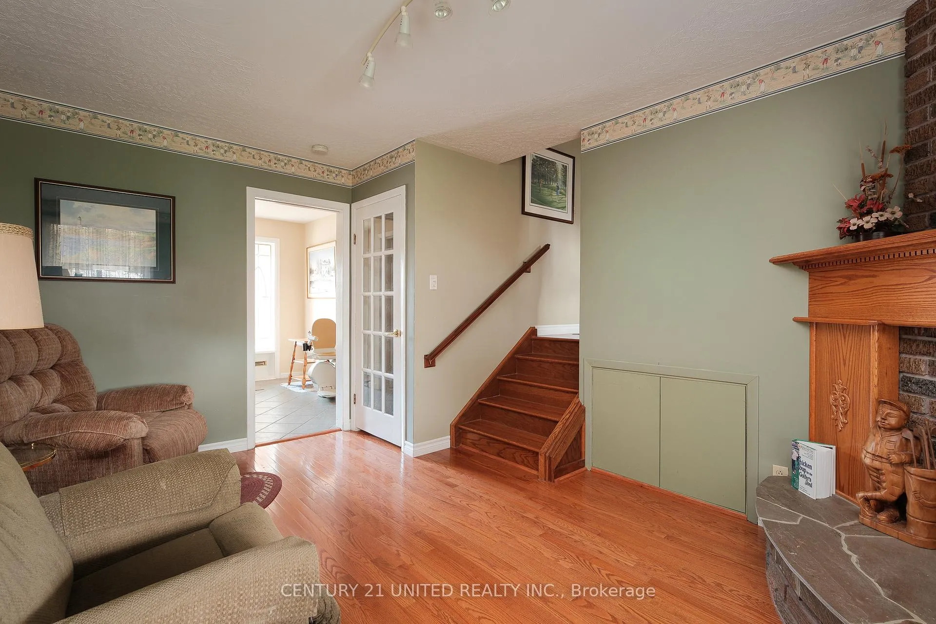 Photo 10 of 788 Cumberland Avenue, Peterborough, Northcrest Ward 5 — HOMEH