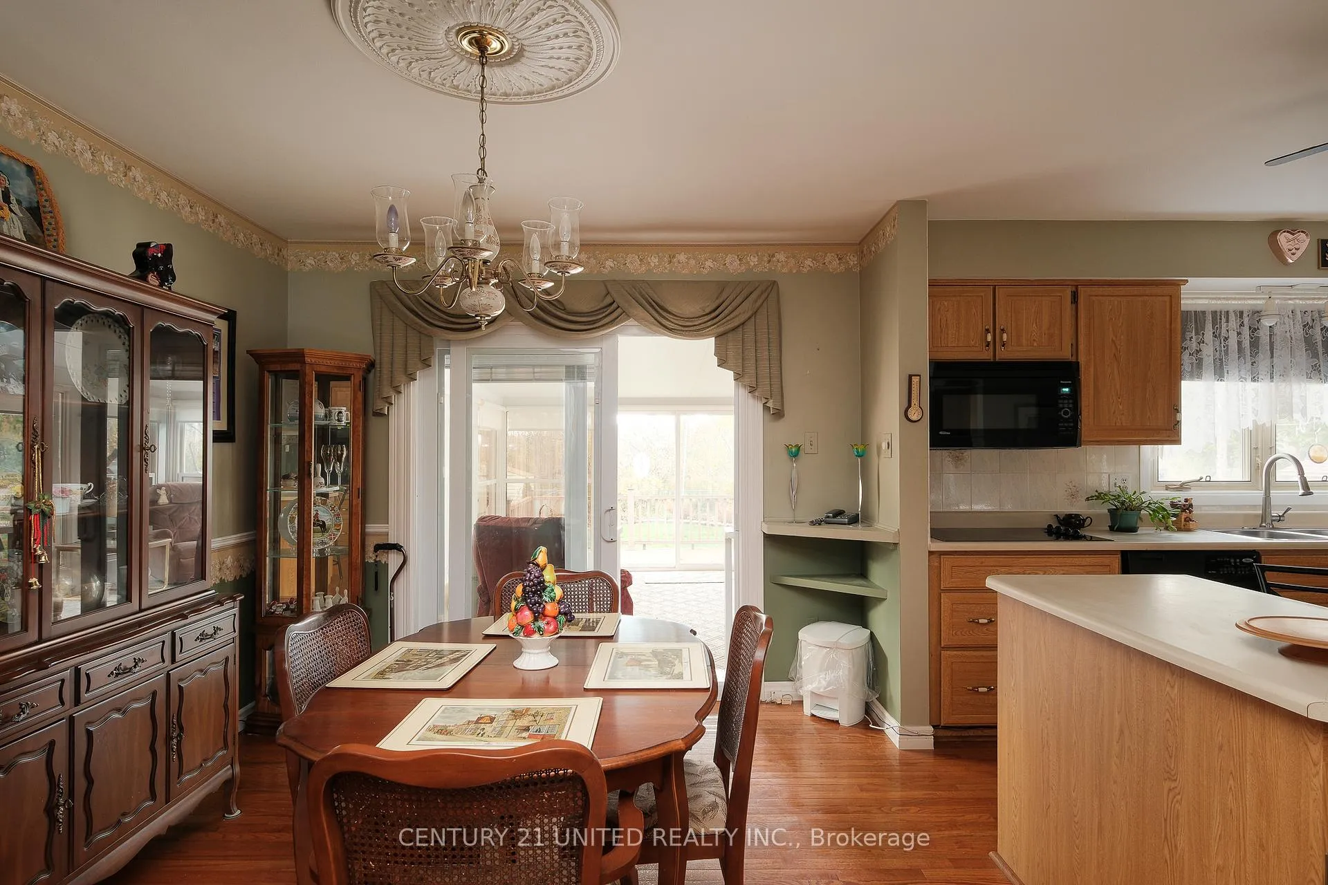 Photo 16 of 788 Cumberland Avenue, Peterborough, Northcrest Ward 5 — HOMEH