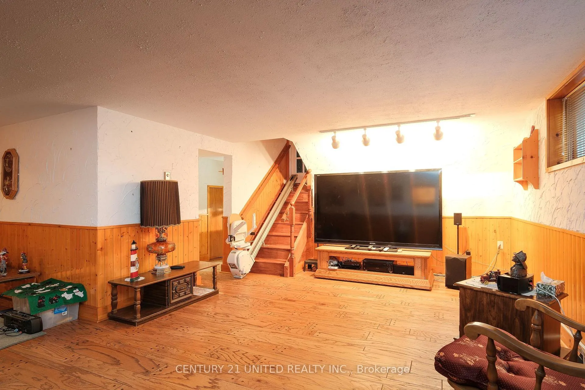 Photo 33 of 788 Cumberland Avenue, Peterborough, Northcrest Ward 5 — HOMEH