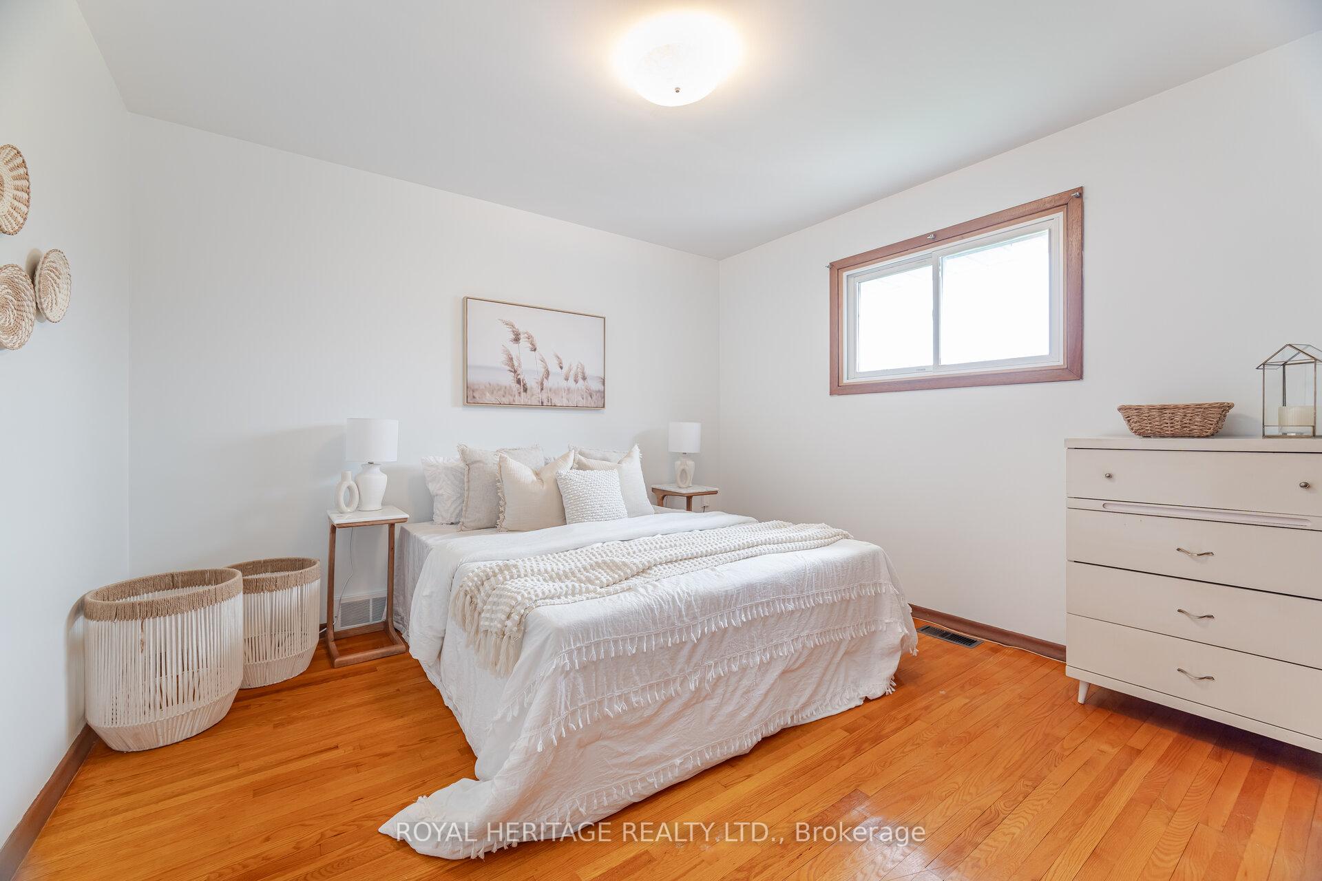 Photo 7 of 439 Rosmere Street, Oshawa, McLaughlin — HOMEH