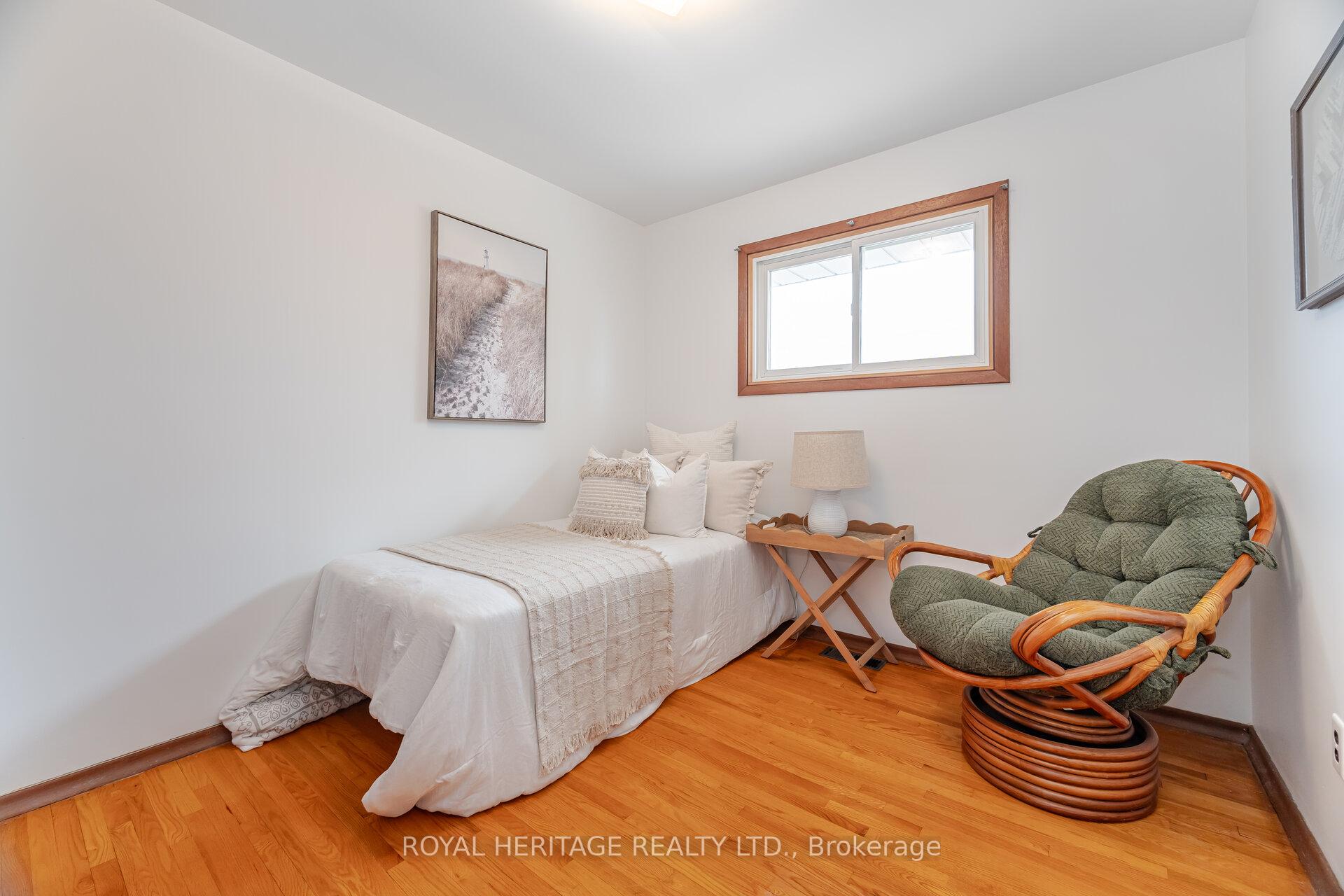 Photo 9 of 439 Rosmere Street, Oshawa, McLaughlin — HOMEH