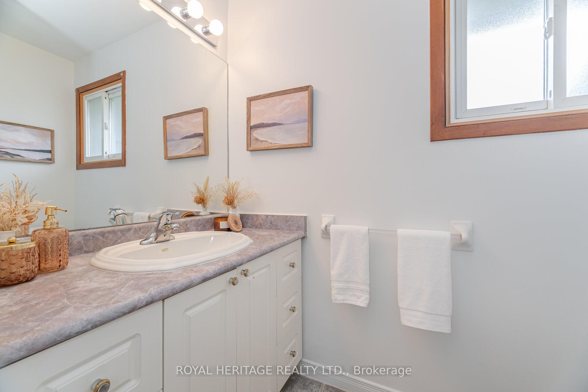 Photo 13 of 439 Rosmere Street, Oshawa, McLaughlin — HOMEH