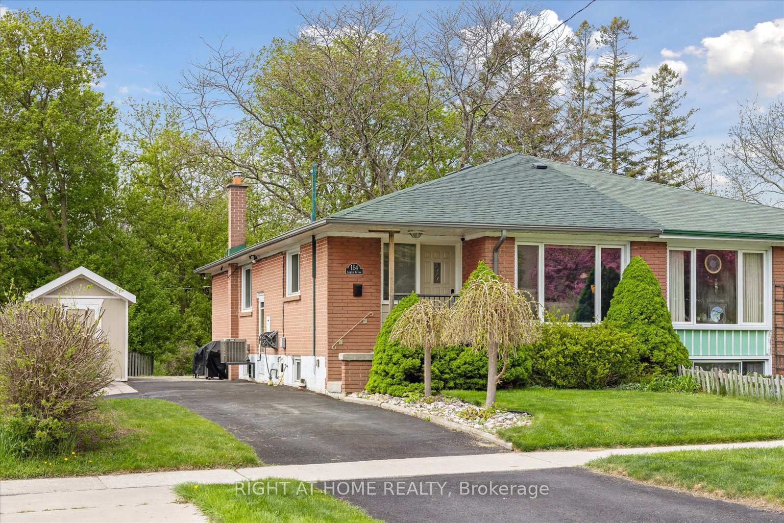 Photo 2 of 154 Lupin Drive, Whitby, Downtown Whitby — HOMEH