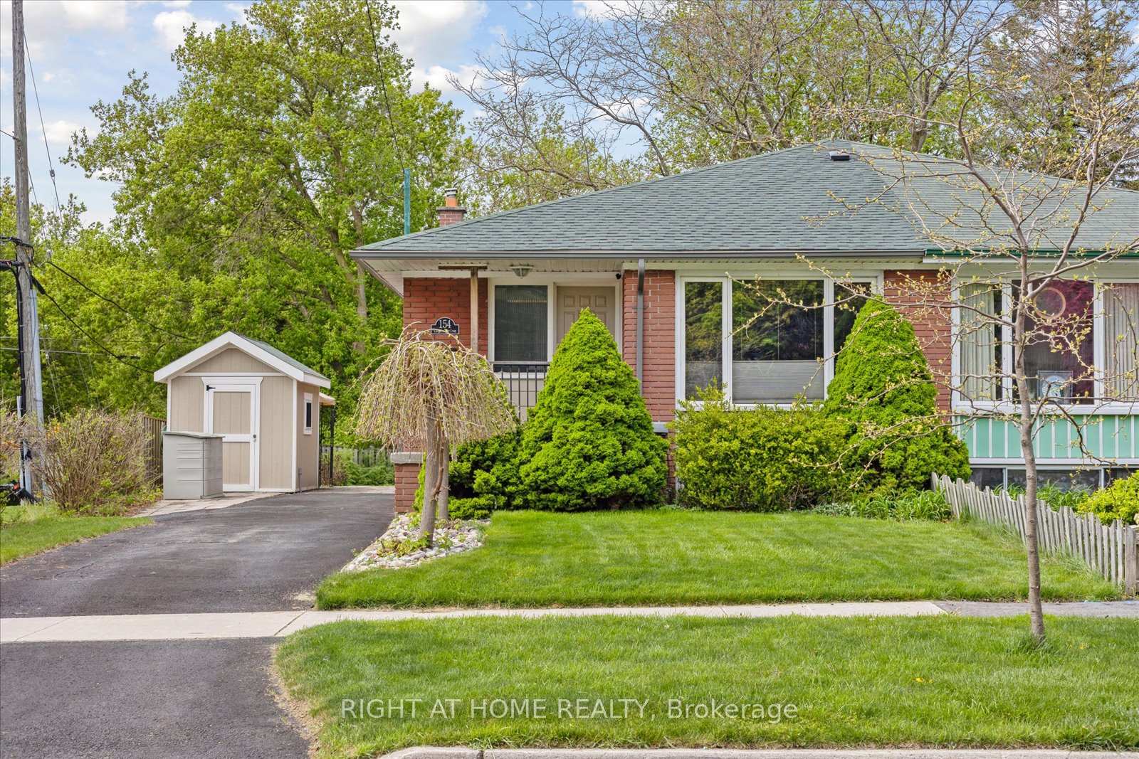 Photo 3 of 154 Lupin Drive, Whitby, Downtown Whitby — HOMEH