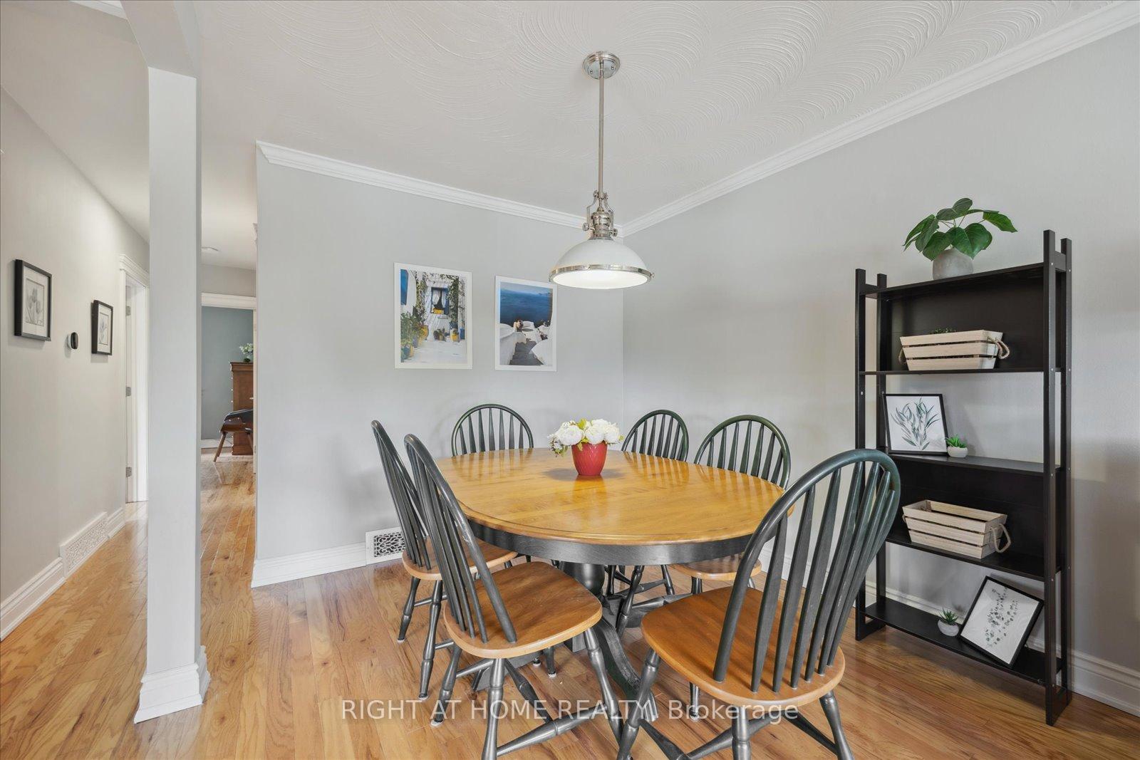 Photo 10 of 154 Lupin Drive, Whitby, Downtown Whitby — HOMEH