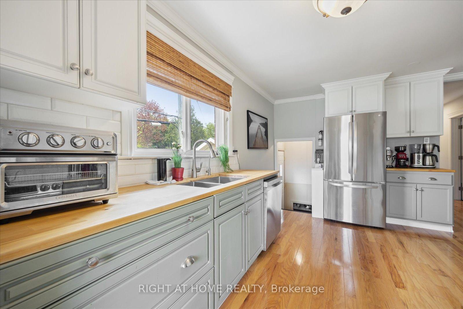 Photo 14 of 154 Lupin Drive, Whitby, Downtown Whitby — HOMEH