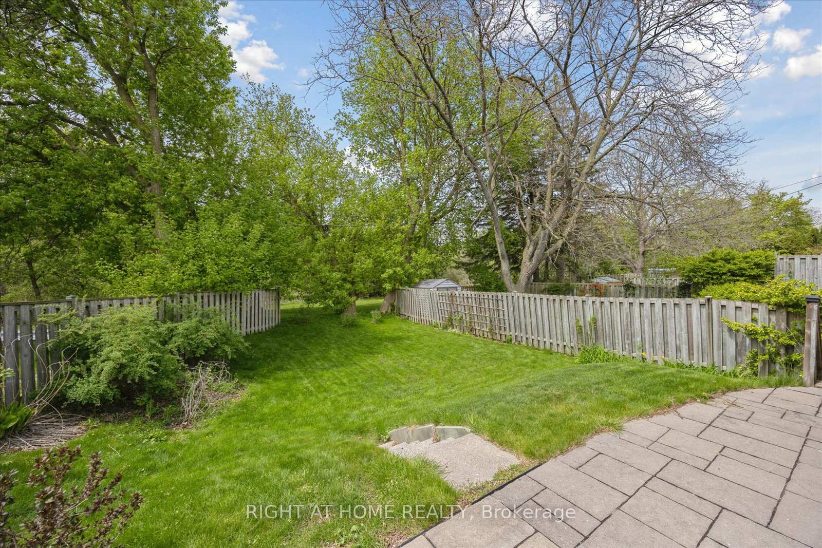 Photo 29 of 154 Lupin Drive, Whitby, Downtown Whitby — HOMEH