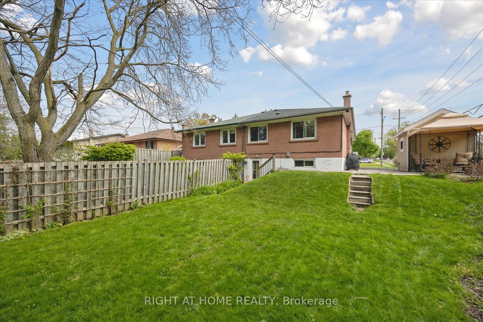 Photo 31 of 154 Lupin Drive, Whitby, Downtown Whitby — HOMEH