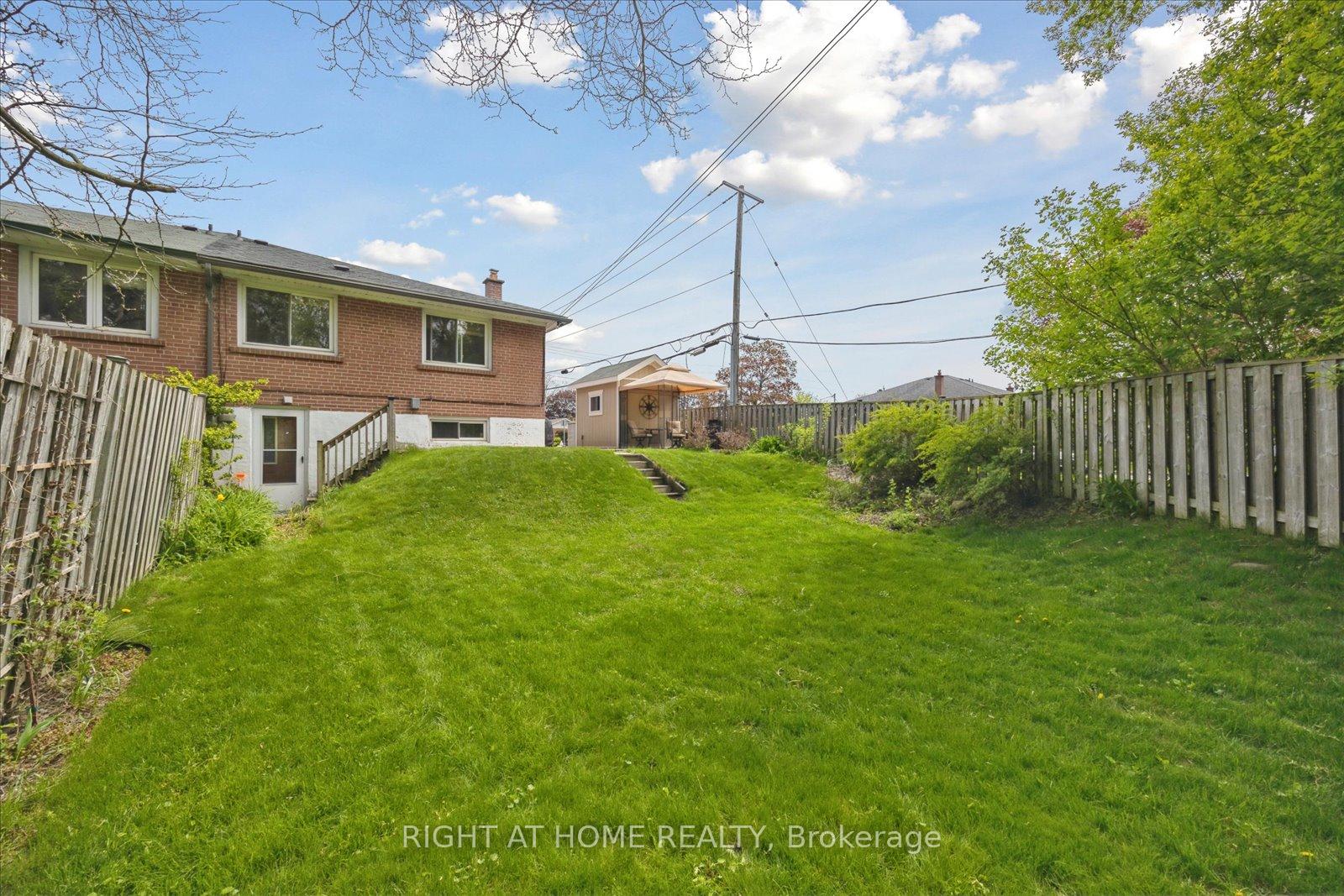 Photo 33 of 154 Lupin Drive, Whitby, Downtown Whitby — HOMEH