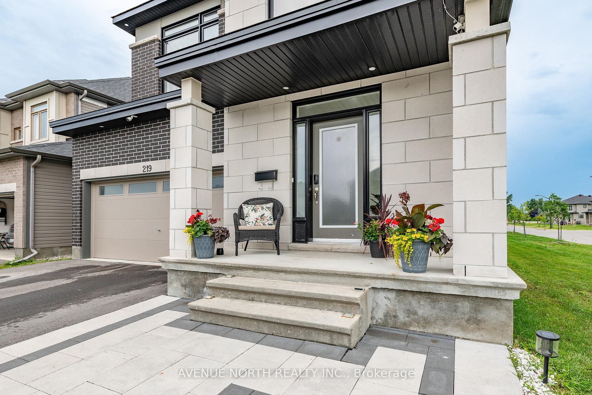 Photo 5 of 219 Zinnia Way, Ottawa, Riverside South/Gloucester Glen — HOMEH