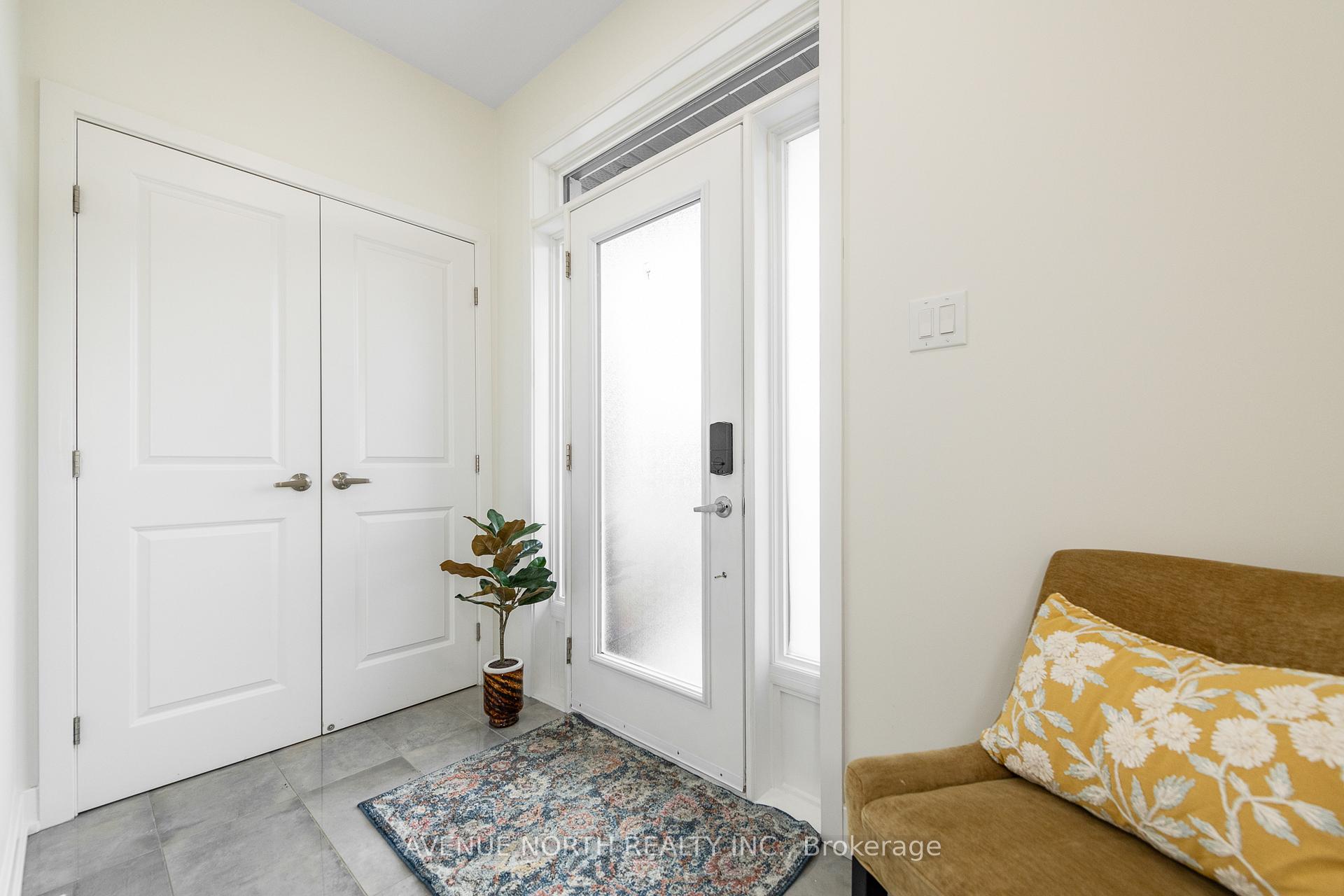 Photo 3 of 219 Zinnia Way, Ottawa, Riverside South/Gloucester Glen — HOMEH