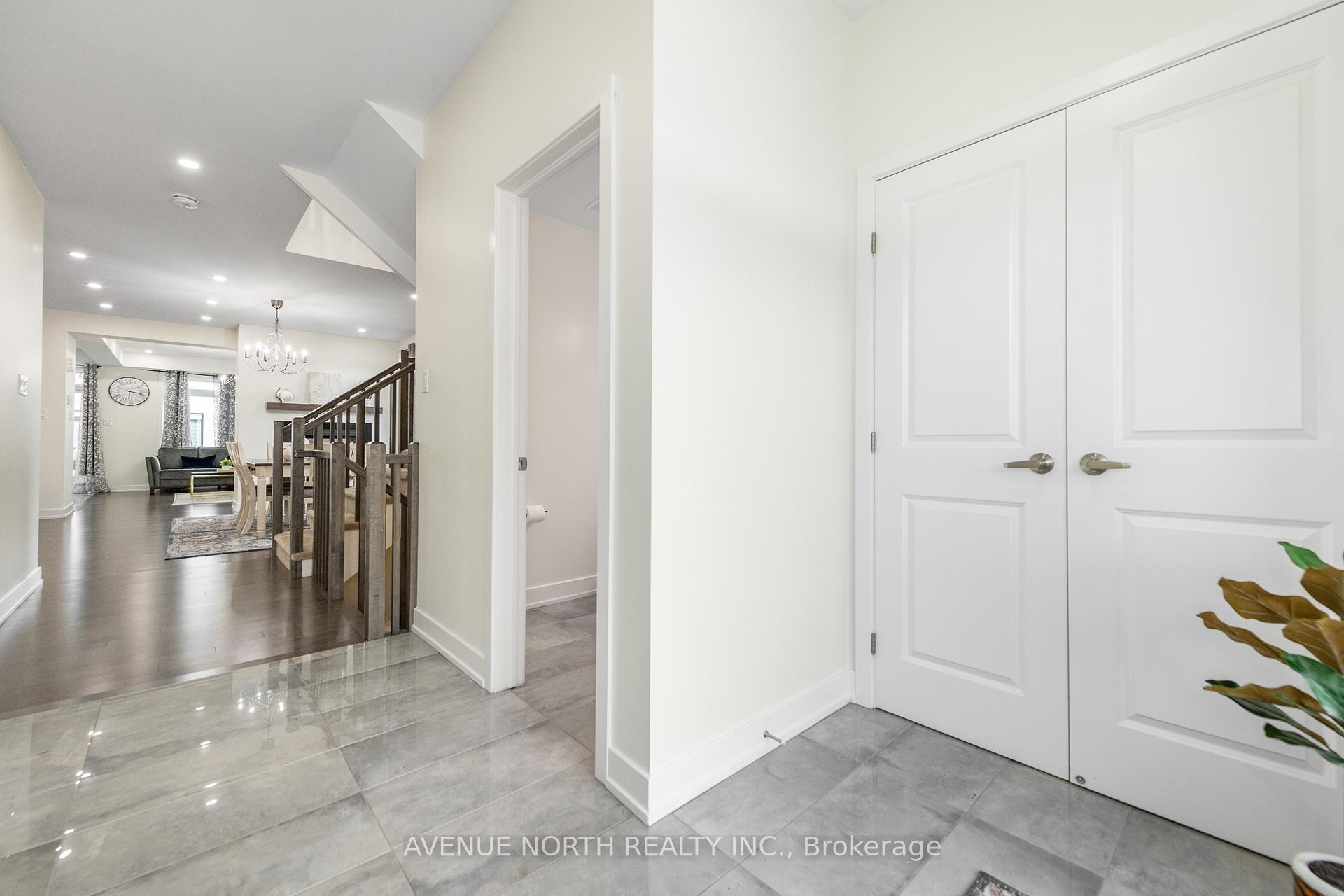 Photo 4 of 219 Zinnia Way, Ottawa, Riverside South/Gloucester Glen — HOMEH