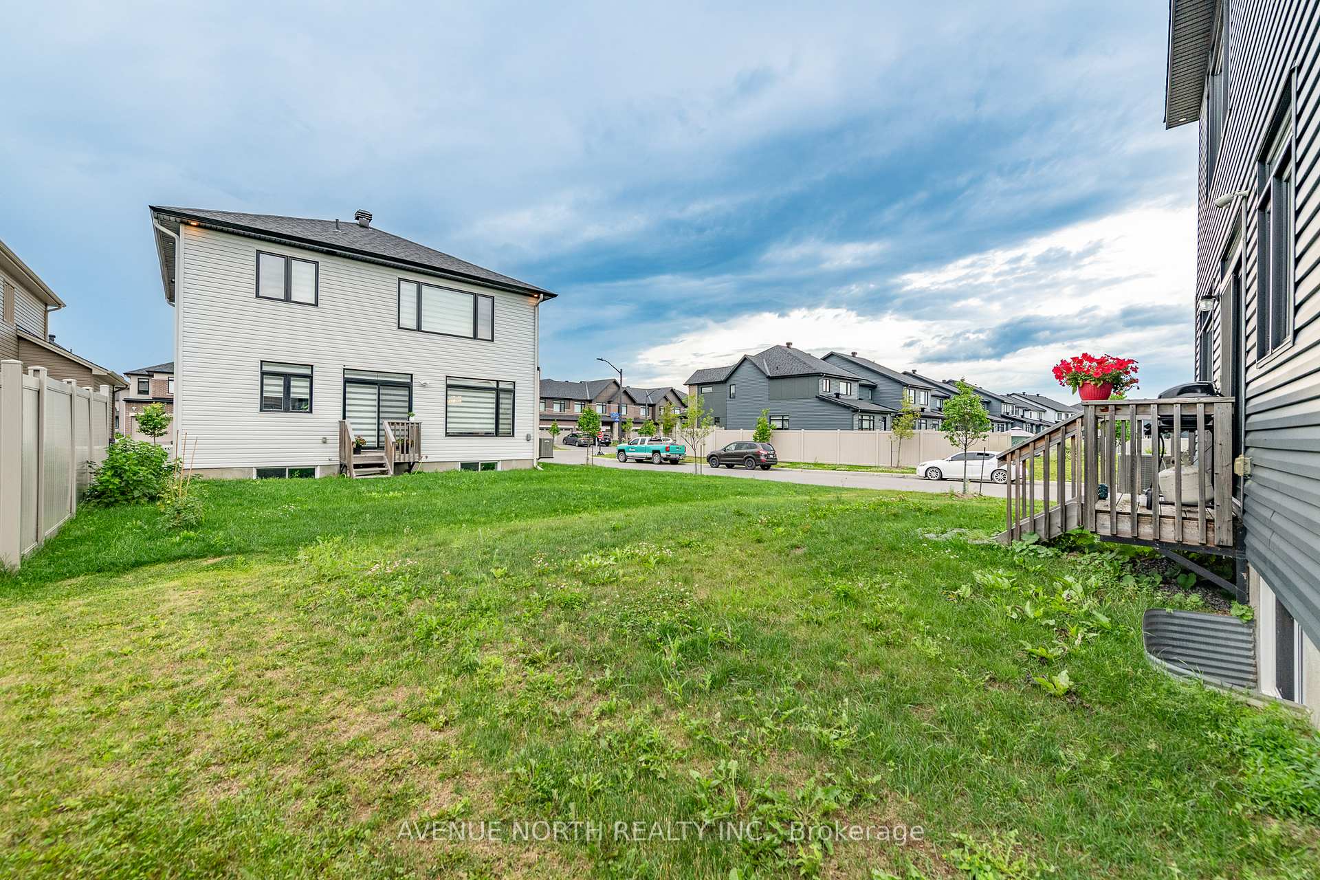 Photo 32 of 219 Zinnia Way, Ottawa, Riverside South/Gloucester Glen — HOMEH