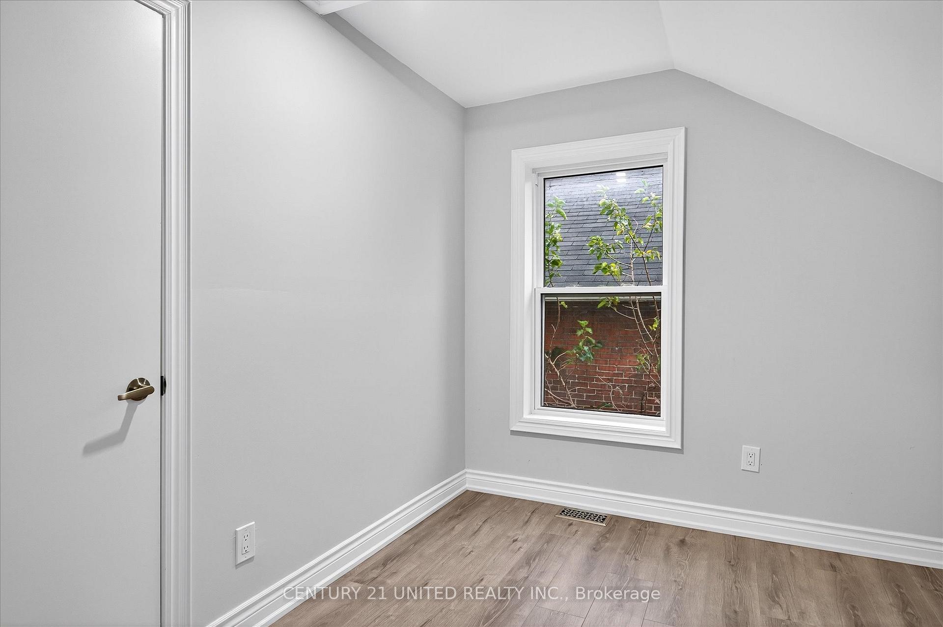 Photo 28 of 504 Aylmer Street N, Peterborough, Town Ward 3 — HOMEH