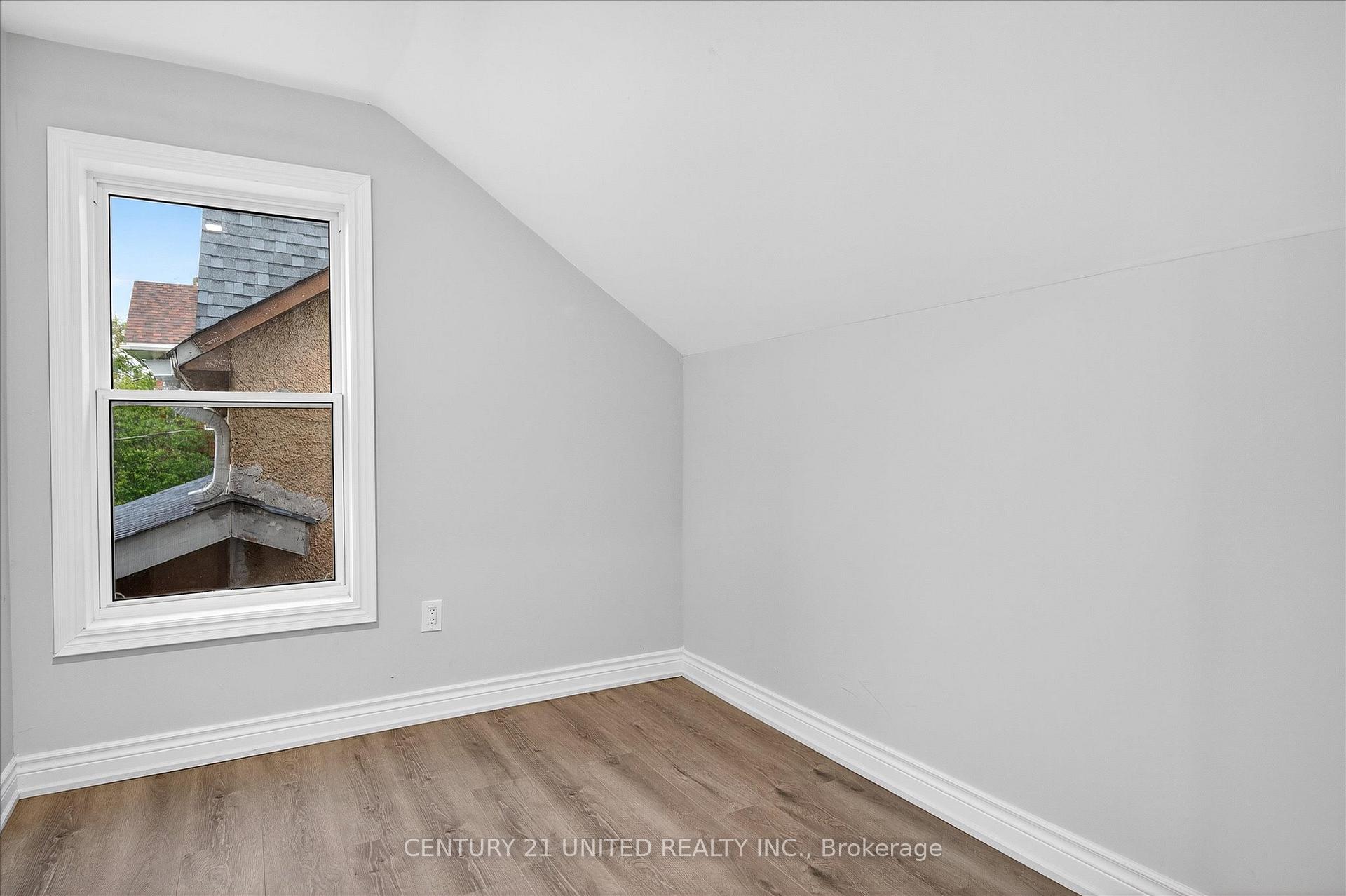 Photo 32 of 504 Aylmer Street N, Peterborough, Town Ward 3 — HOMEH