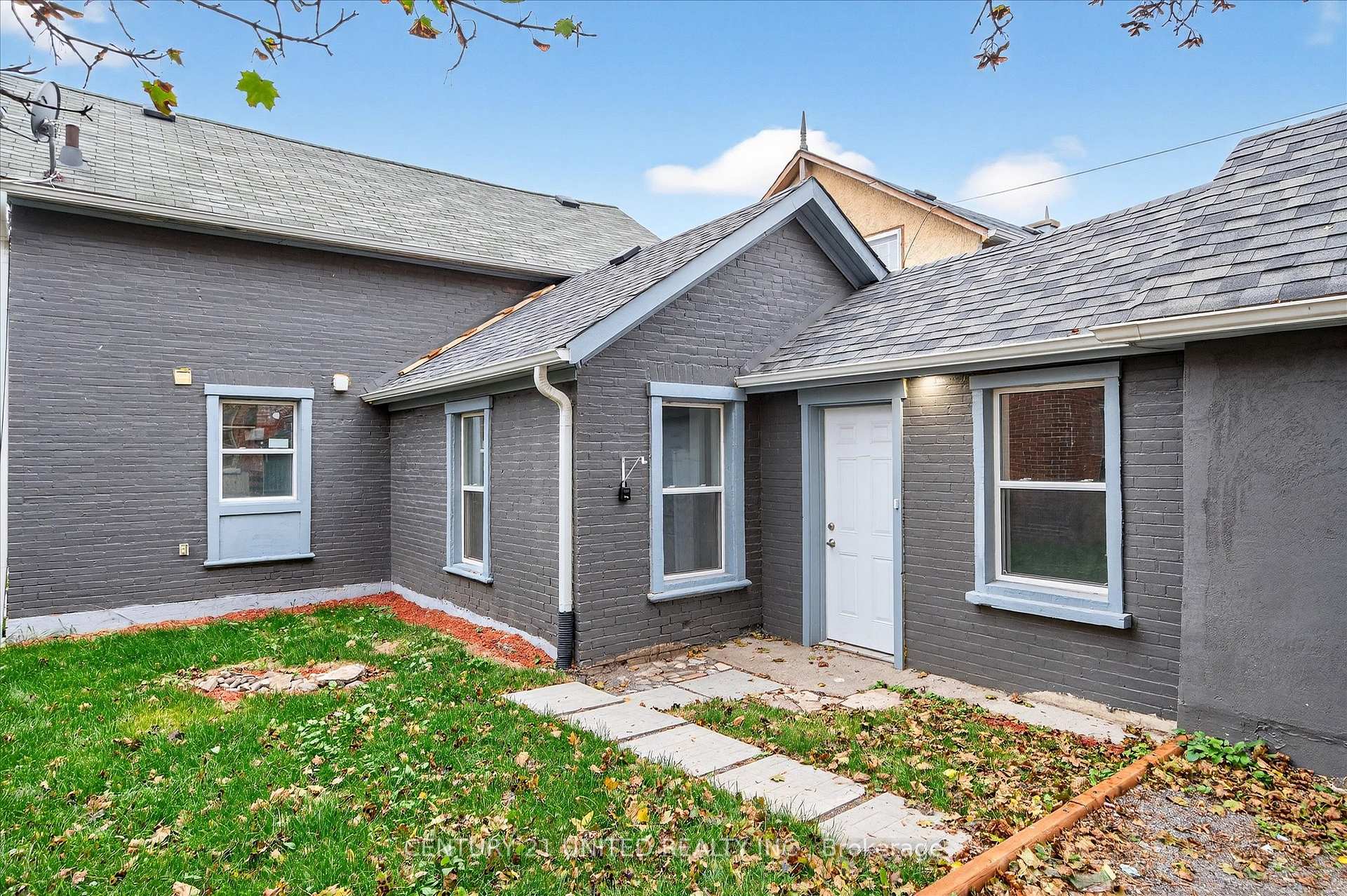 Photo 38 of 504 Aylmer Street N, Peterborough, Town Ward 3 — HOMEH