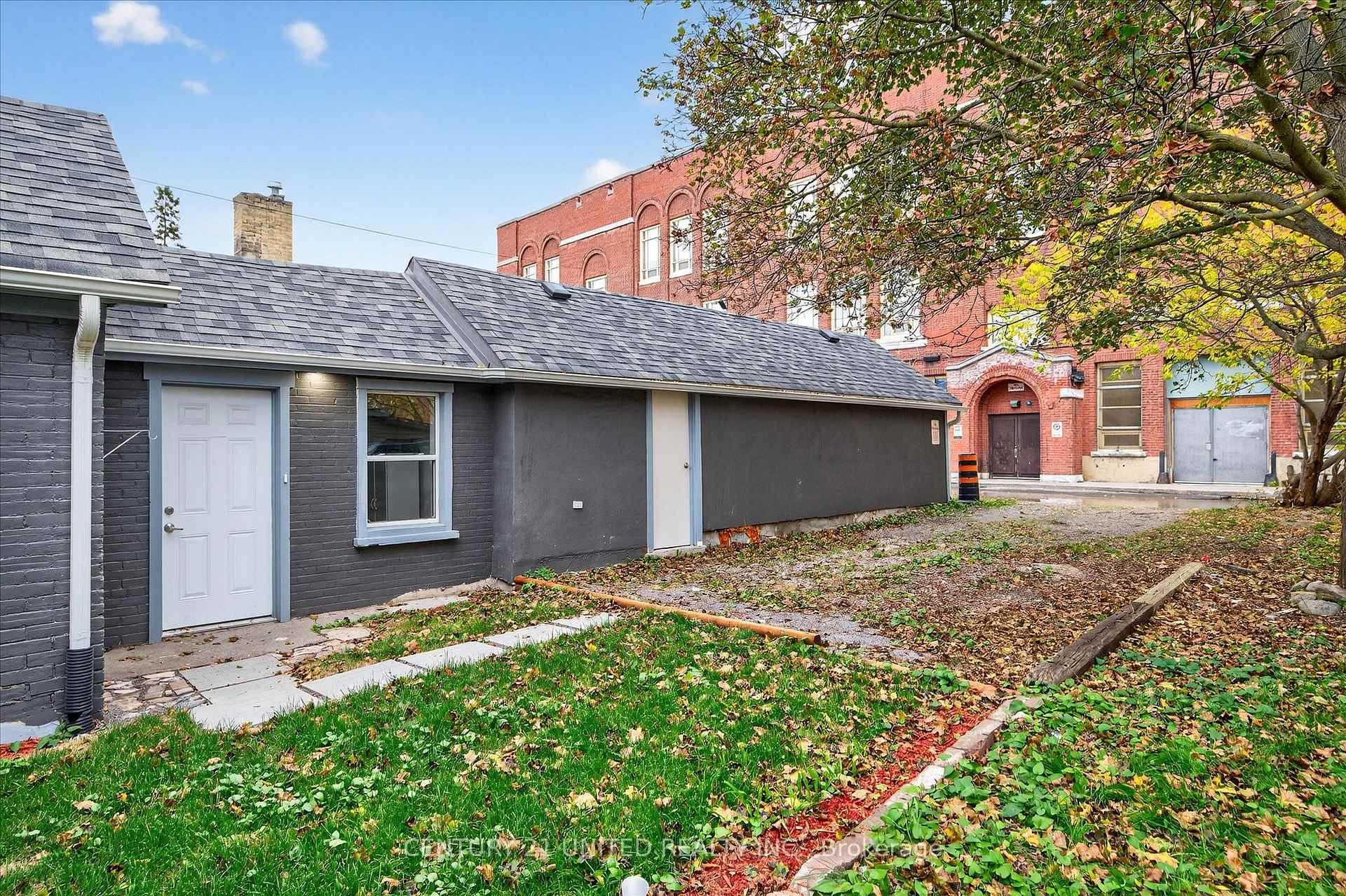 Photo 39 of 504 Aylmer Street N, Peterborough, Town Ward 3 — HOMEH