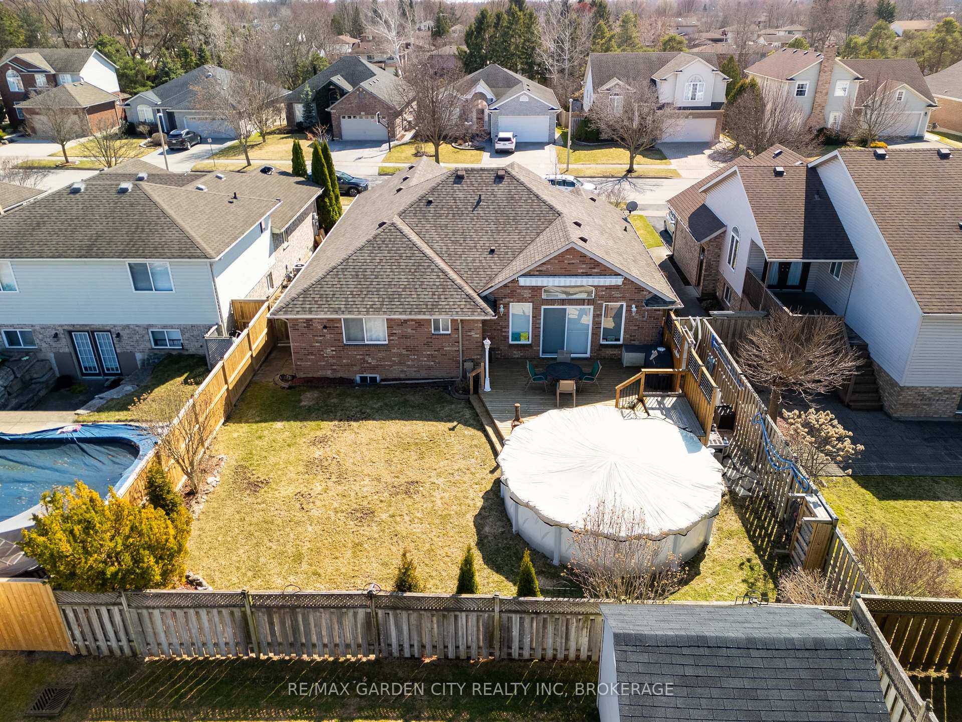 Photo 39 of 124 Cedar Park Drive, Welland, N. Welland — HOMEH