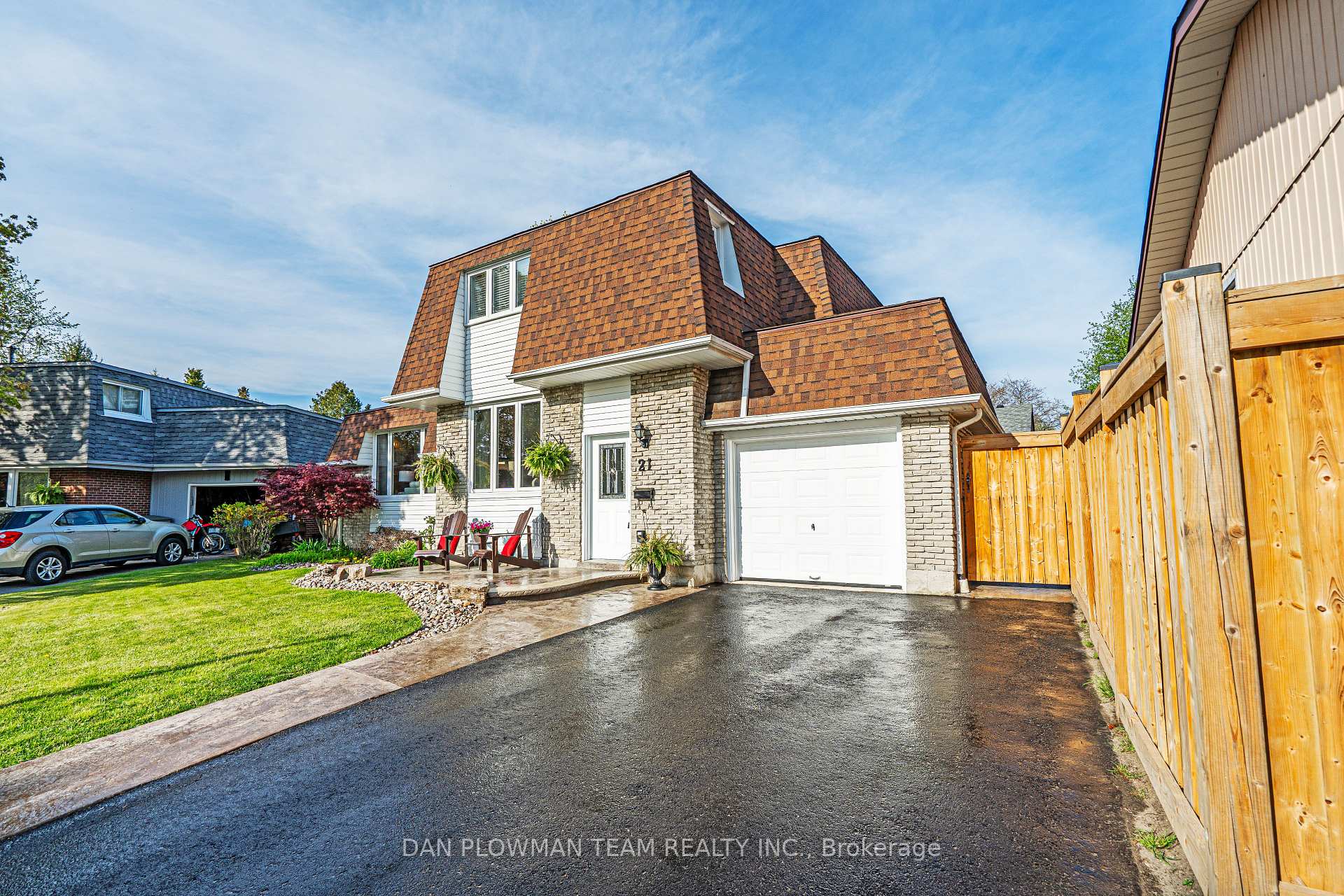 Photo 2 of 21 Harper Court, Whitby, Lynde Creek — HOMEH
