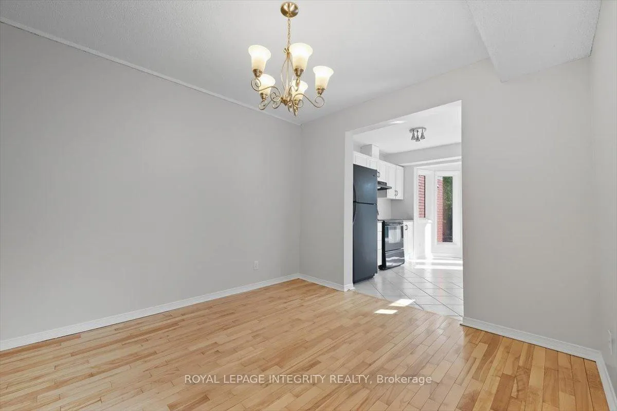 Photo 7 of Unit 4, 2949 Richmond Road, Ottawa, Britannia Heights — HOMEH