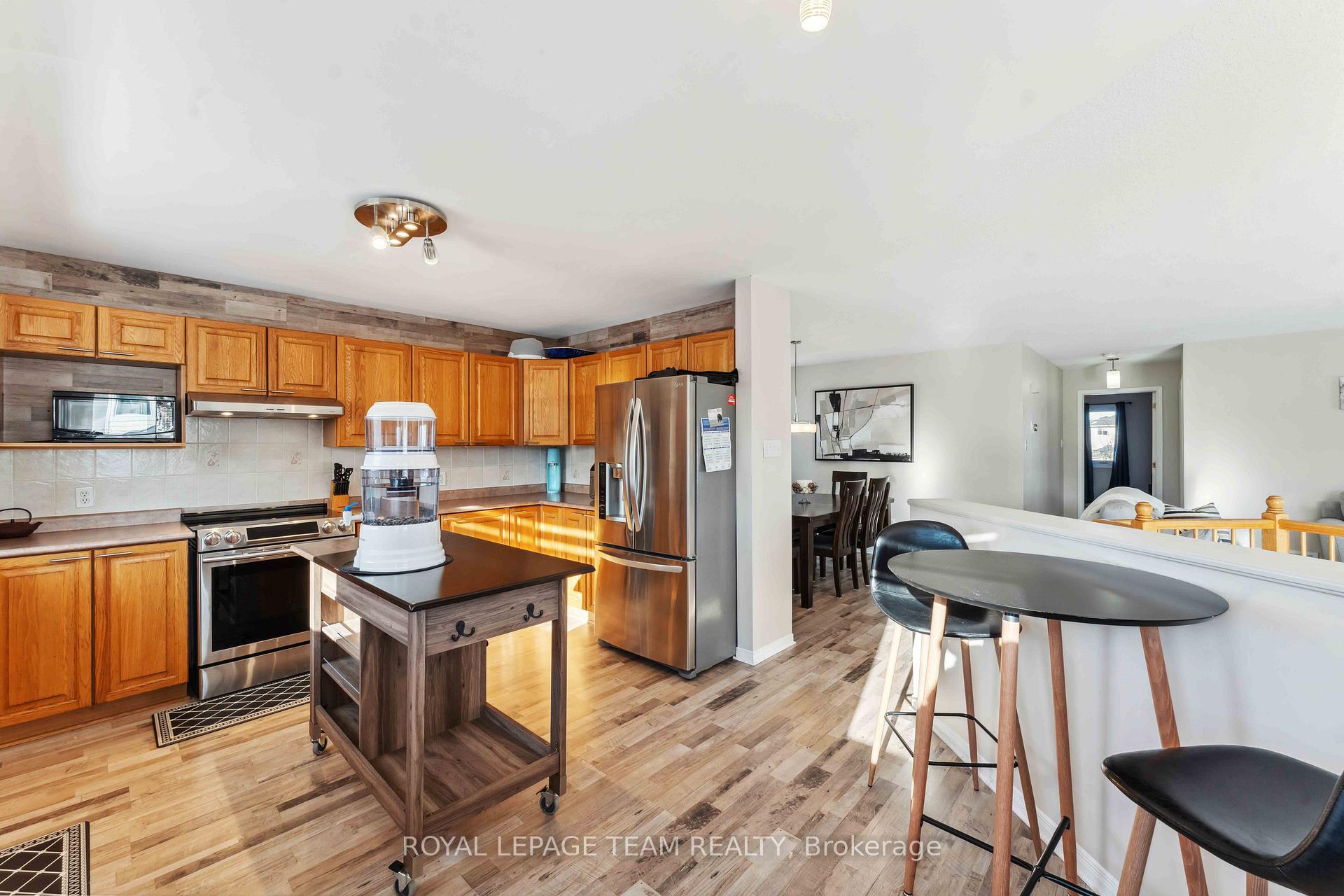 Photo 13 of 1474 Lisbon Street, Ottawa, Fallingbrook/Pineridge — HOMEH
