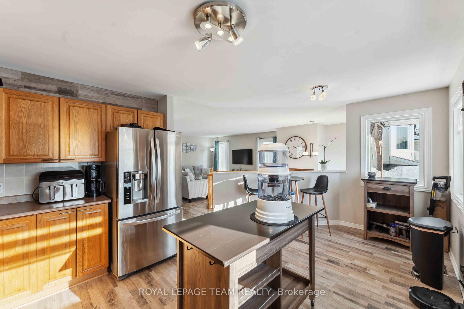Photo 15 of 1474 Lisbon Street, Ottawa, Fallingbrook/Pineridge — HOMEH