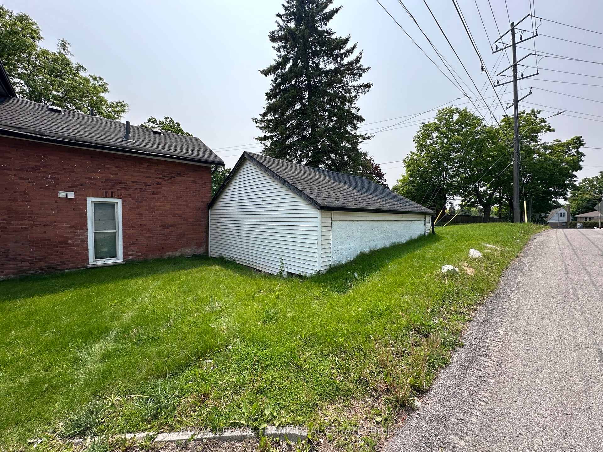 Photo 3 of 56 Hilliard Street, Peterborough, Northcrest Ward 5 — HOMEH