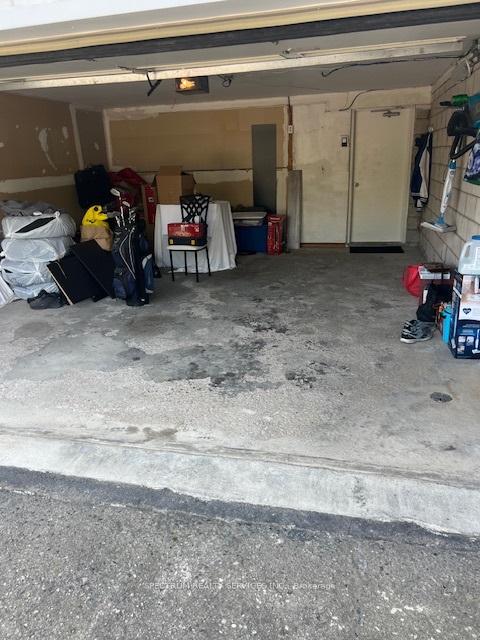 Photo 13 of 15 Albany (Middle Level) Drive, Vaughan, West Woodbridge — HOMEH