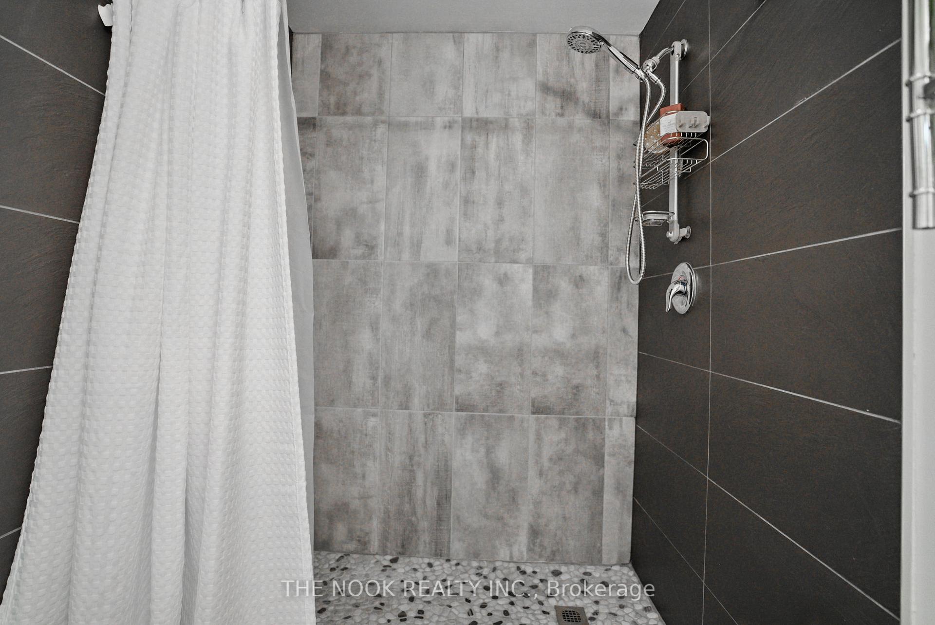 Photo 42 of 68 Lowder Place, Whitby, Blue Grass Meadows — HOMEH