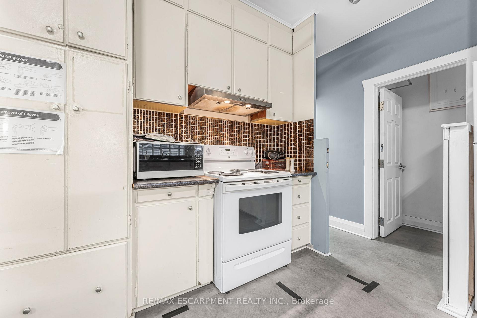 Photo 12 of 371 Niagara Street, Welland, Prince Charles — HOMEH