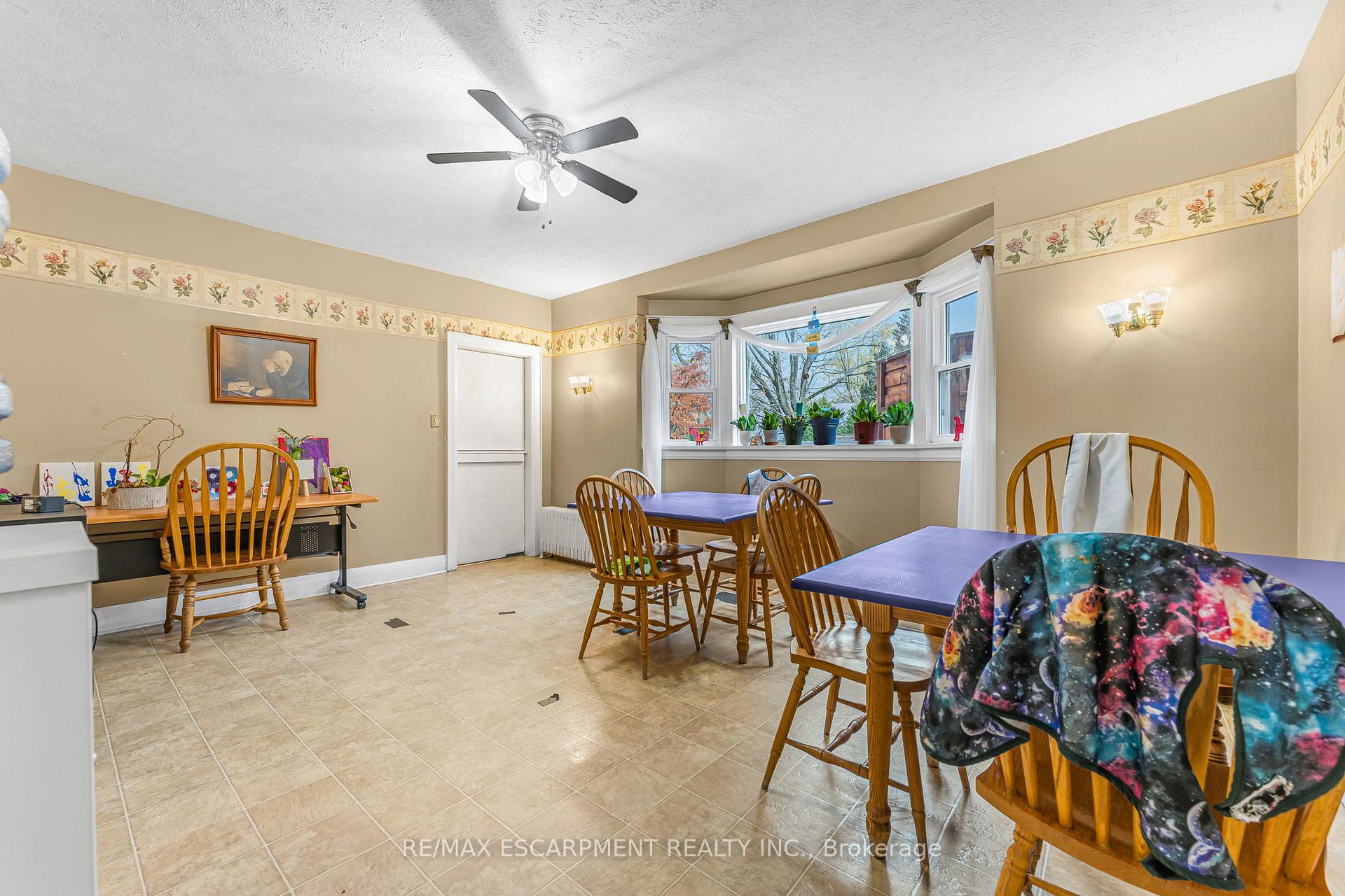 Photo 13 of 371 Niagara Street, Welland, Prince Charles — HOMEH