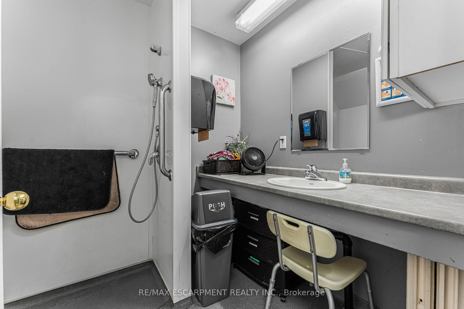 Photo 16 of 371 Niagara Street, Welland, Prince Charles — HOMEH