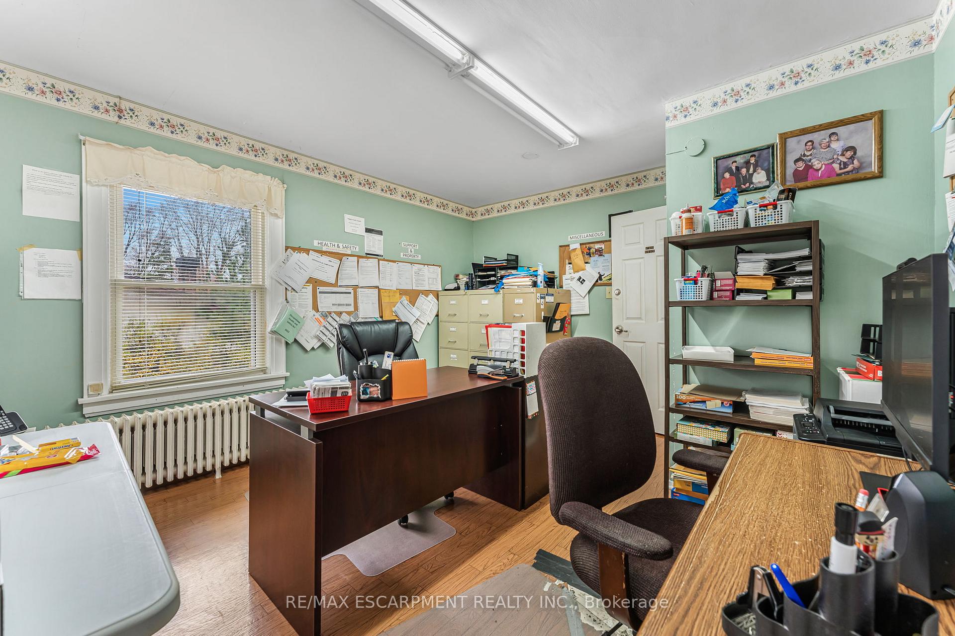 Photo 19 of 371 Niagara Street, Welland, Prince Charles — HOMEH