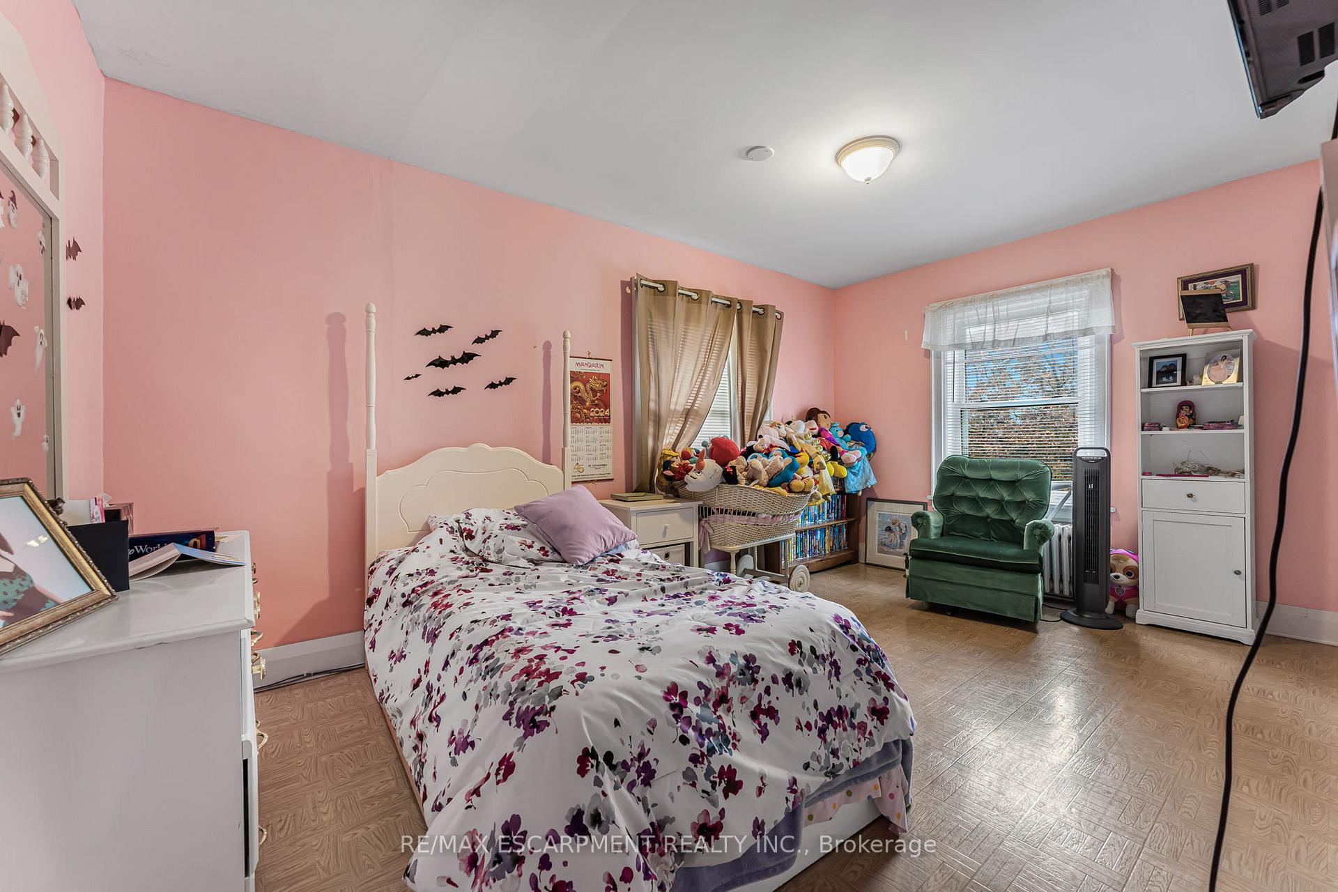 Photo 23 of 371 Niagara Street, Welland, Prince Charles — HOMEH