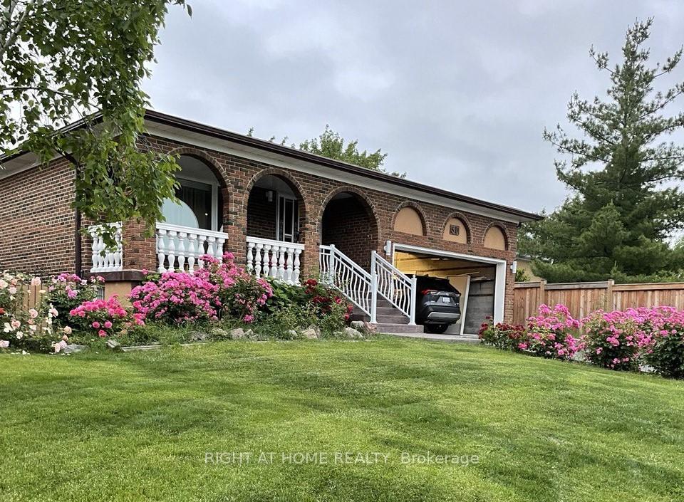 Photo 1 of 30 Lewis Drive, Vaughan, West Woodbridge — HOMEH