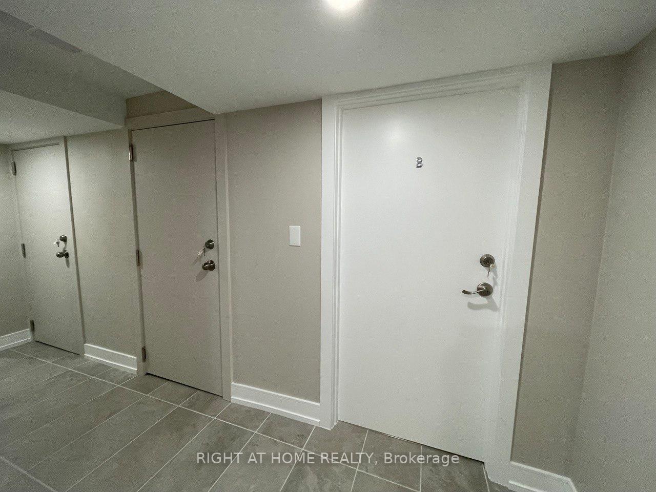 Photo 6 of 30 Lewis Drive, Vaughan, West Woodbridge — HOMEH