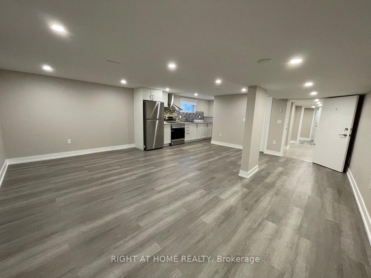 Photo 8 of 30 Lewis Drive, Vaughan, West Woodbridge — HOMEH