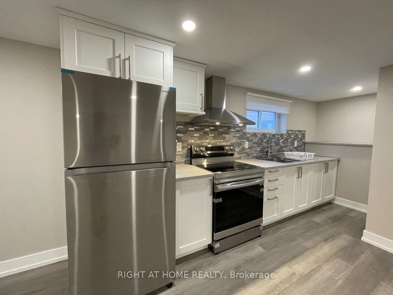 Photo 11 of 30 Lewis Drive, Vaughan, West Woodbridge — HOMEH