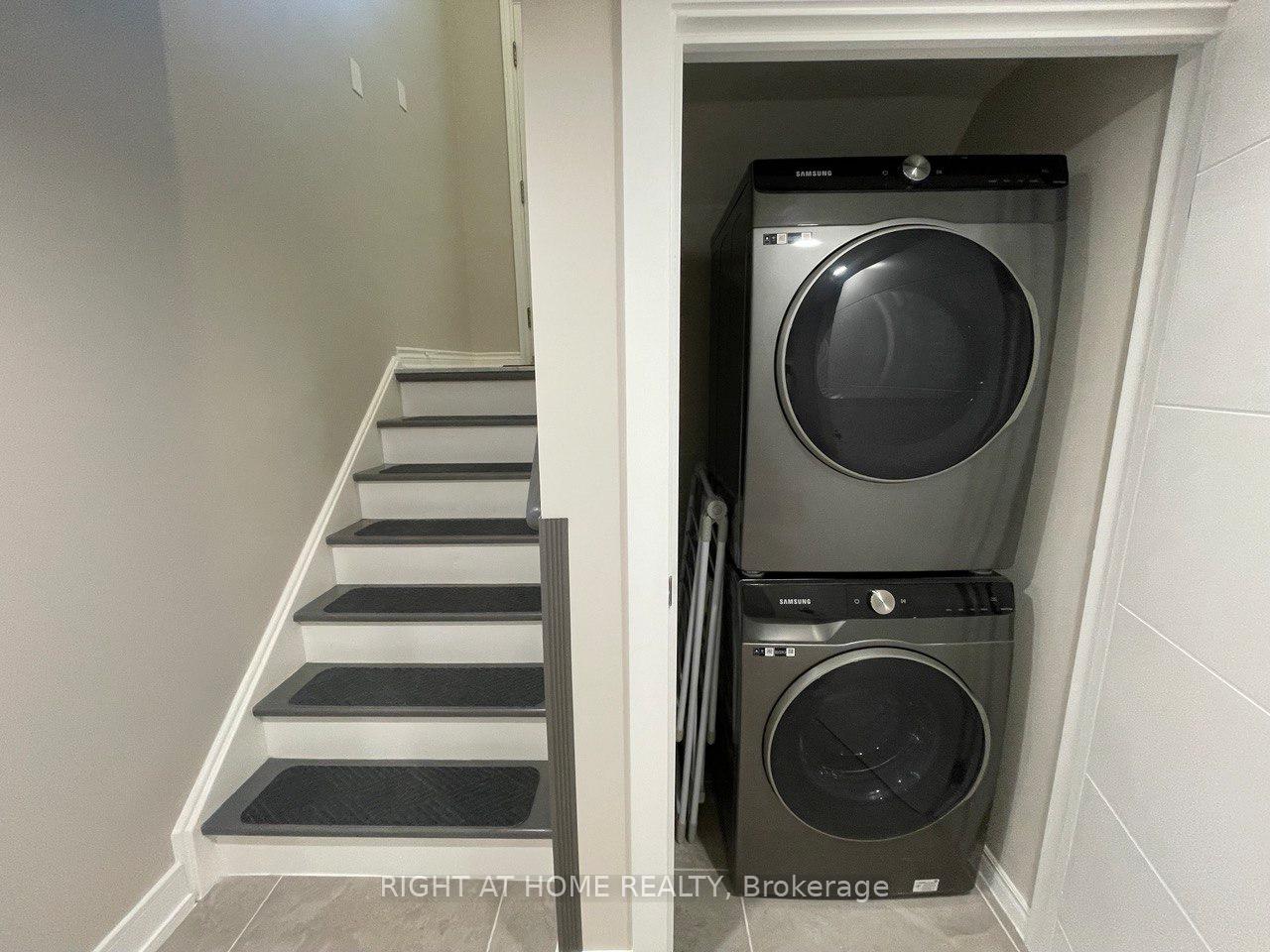Photo 17 of 30 Lewis Drive, Vaughan, West Woodbridge — HOMEH