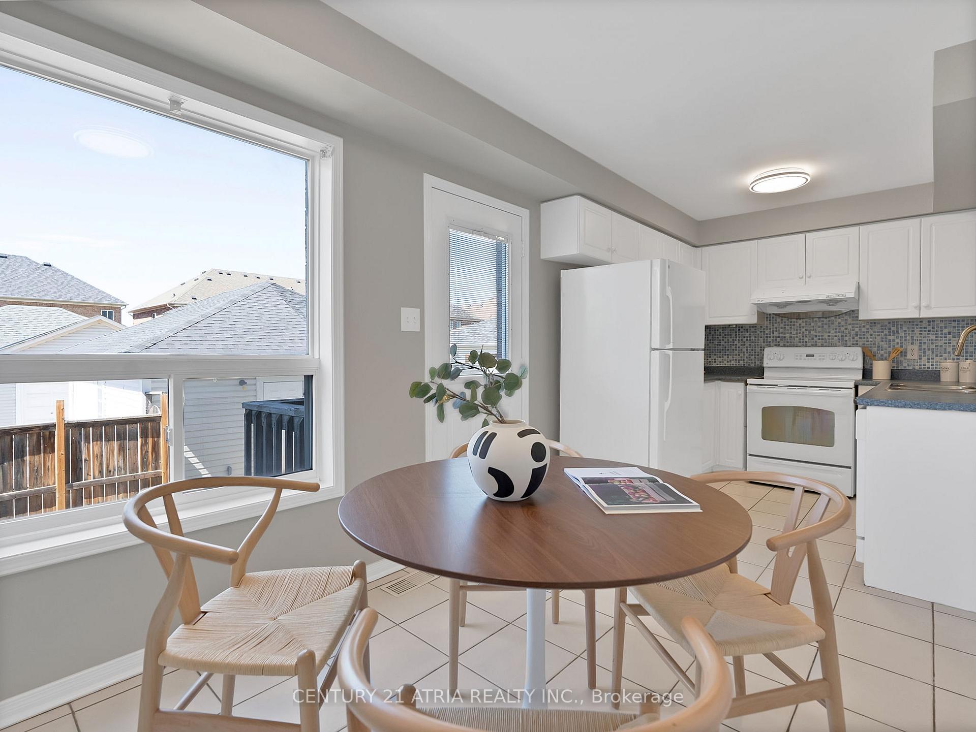 Photo 14 of 143 Baywell Crescent, Aurora, Bayview Wellington — HOMEH