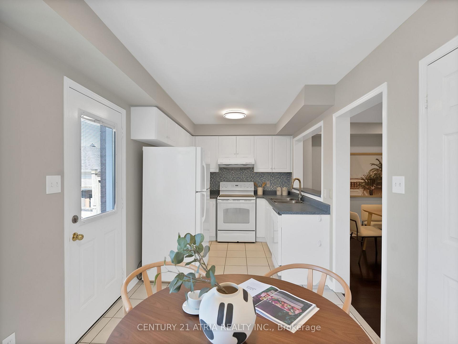 Photo 17 of 143 Baywell Crescent, Aurora, Bayview Wellington — HOMEH