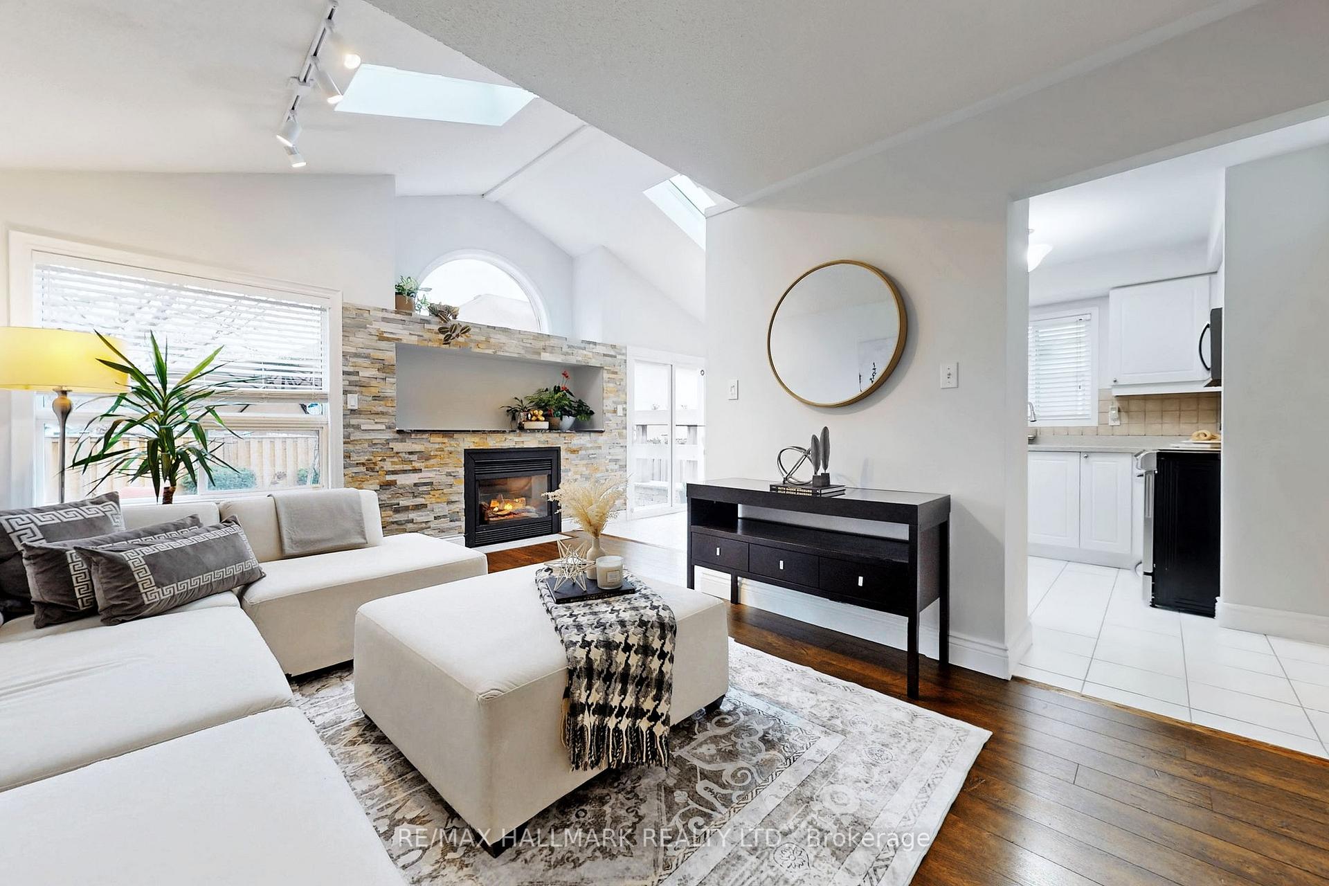 Photo 6 of 60 Tidewater Crescent, Whitby, Williamsburg — HOMEH