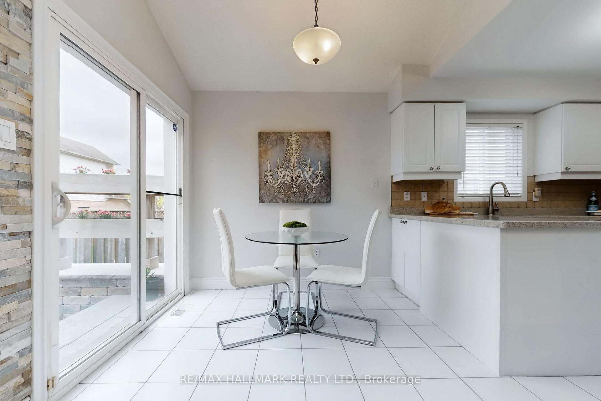 Photo 12 of 60 Tidewater Crescent, Whitby, Williamsburg — HOMEH