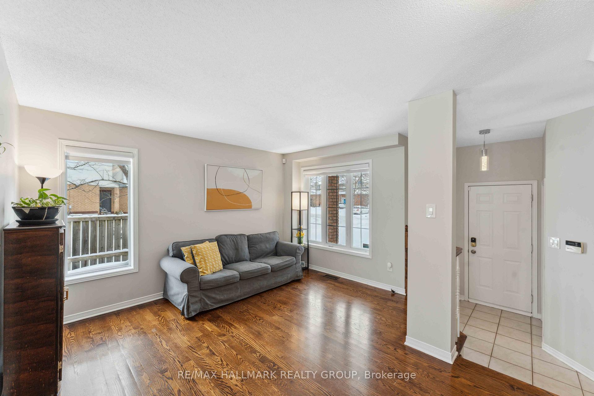 Photo 5 of 1067 Ballantyne Drive, Ottawa, Fallingbrook/Gardenway South — HOMEH