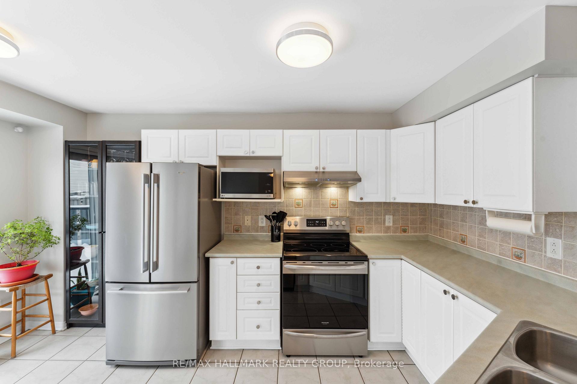 Photo 10 of 1067 Ballantyne Drive, Ottawa, Fallingbrook/Gardenway South — HOMEH