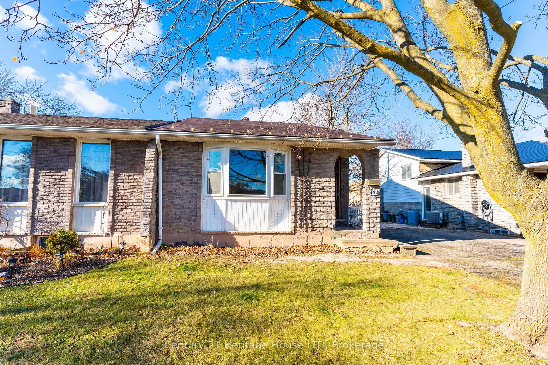 Photo 2 of 409 First Avenue, Welland, N. Welland — HOMEH